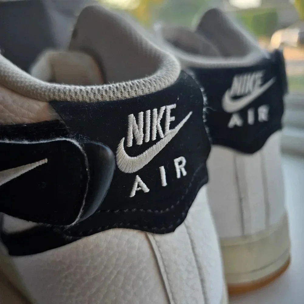 White/Black Nike Air Force 1 high-tops size US 9.5 Men's Basketball Shoes